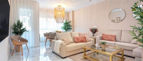 Apartment (4 Bedrooms) | Wohnbereich