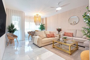 Lägenhet (4 Bedrooms) | Vardagsrum