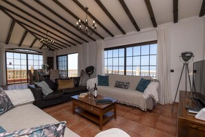 TV - Villa Una (Adeje)