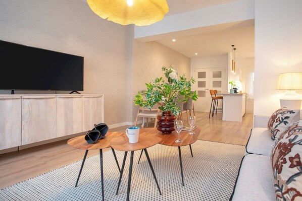 Appartement (3 Bedrooms) | Coin séjour