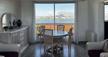 le phare du canal, jardin privé