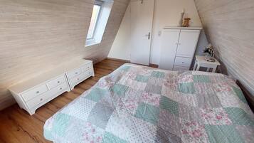 Ferienhaus | 2 Schlafzimmer, individuell eingerichtet