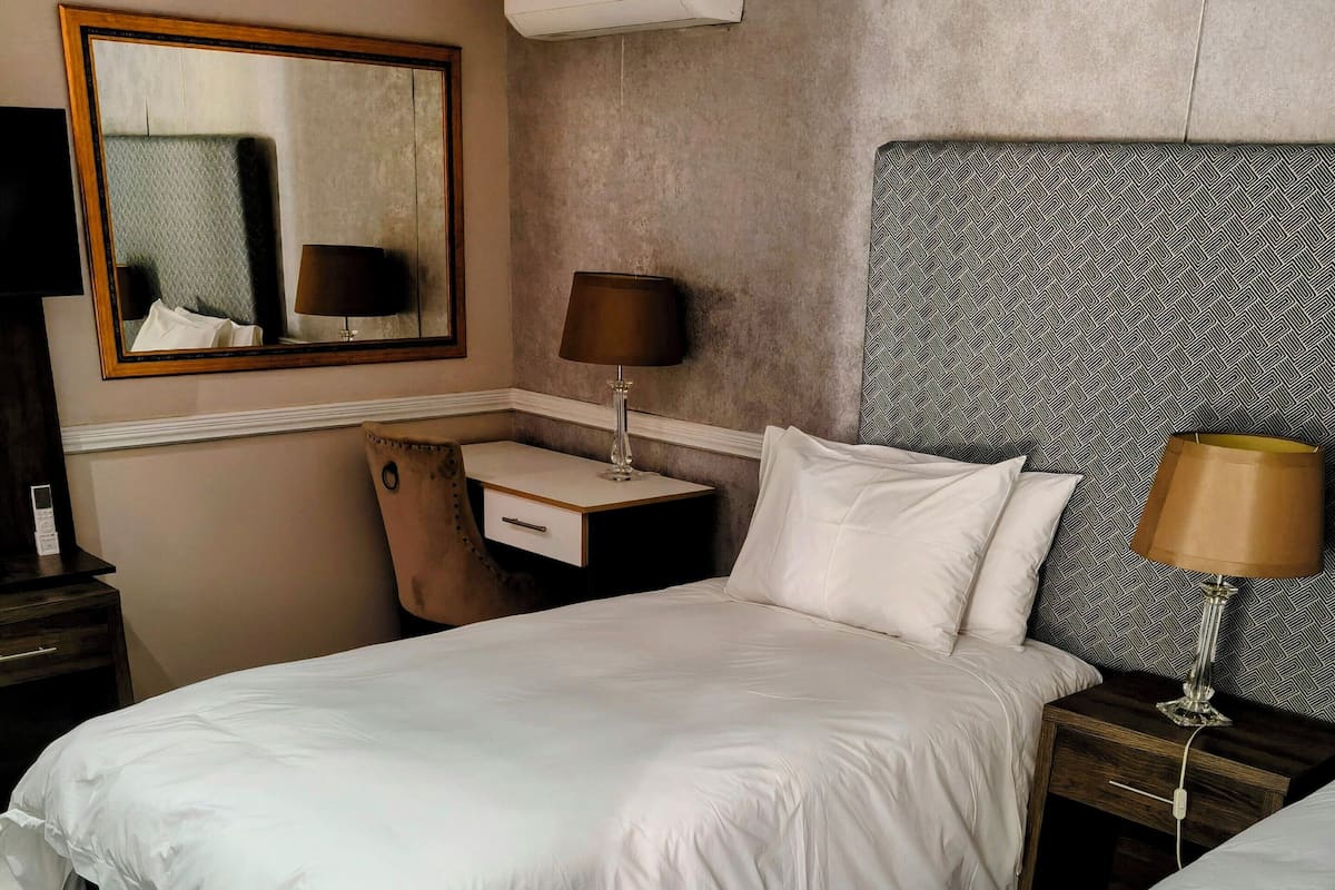 Coffres-forts dans les chambres, bureau