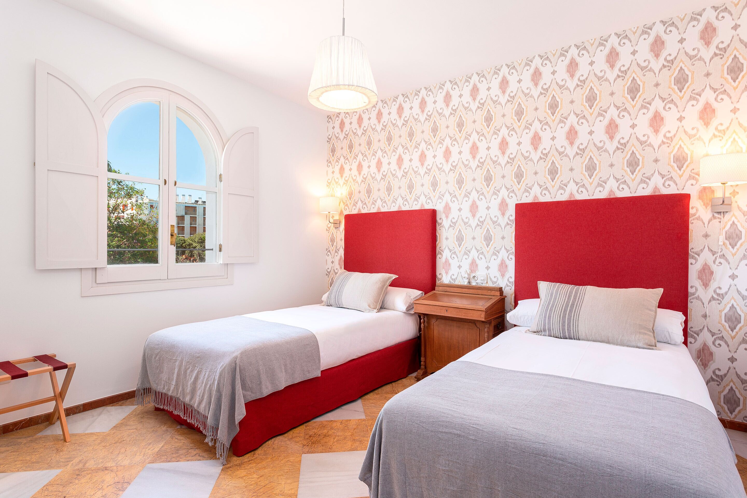 Huis (6 Bedrooms) | 6 slaapkamers, een strijkplank/strijkijzer, gratis wifi, beddengoed