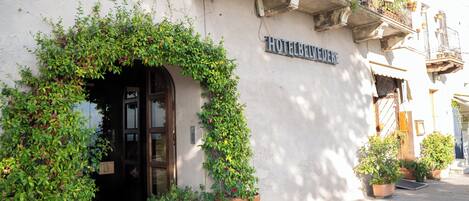 Entrada de la propiedad