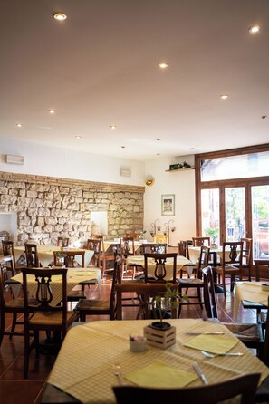 Daily buffet breakfast for a fee - Hotel Belvedere (Assisi)
