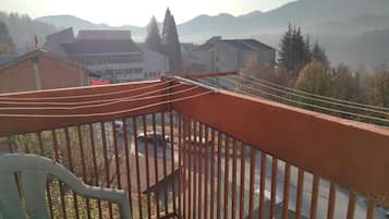 Apartment, 1 Bedroom, Balcony, Mountain View | Balcony