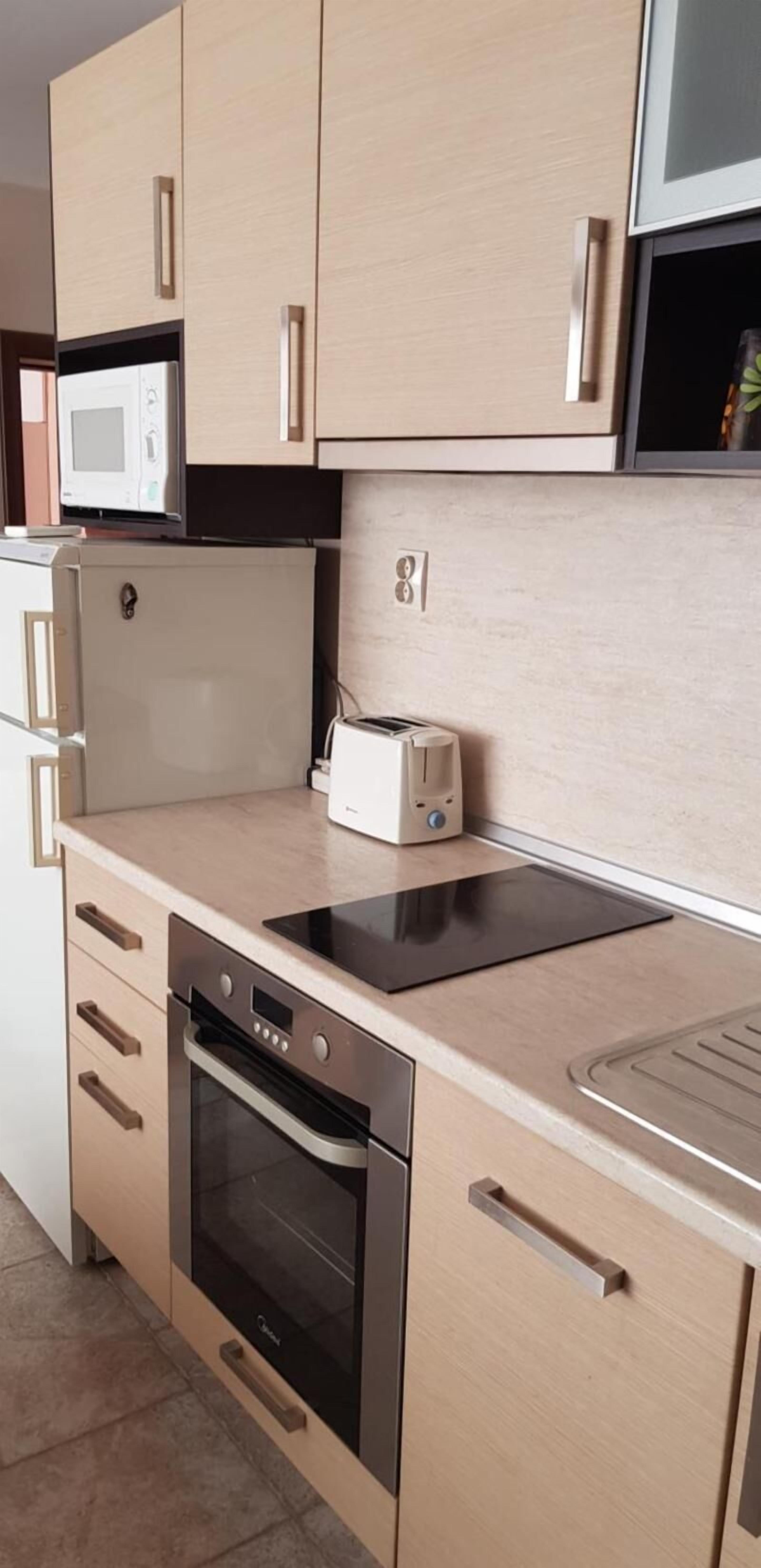 Apartment, 1 Bedroom, Balcony, Mountain View | Interior