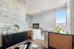 Interior - Breathtaking Sunset Views over Marsh! (Wellfleet)