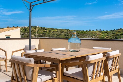 Casa Verga con Terrazza by Wonderful Italy