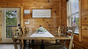 Dining - Firefly Bluff- Wooded Mtn View, Game Room, Fire Pit, Pet Friendly, & Pool Table (Sevierville)