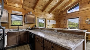 Fridge, microwave, oven, stovetop - Firefly Bluff- Wooded Mtn View, Game Room, Fire Pit, Pet Friendly, & Pool Table (Sevierville)