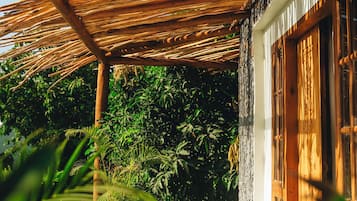 Kahden hengen deluxe-huone, terassi, näköala puutarhaan | Ilmainen Wi-Fi