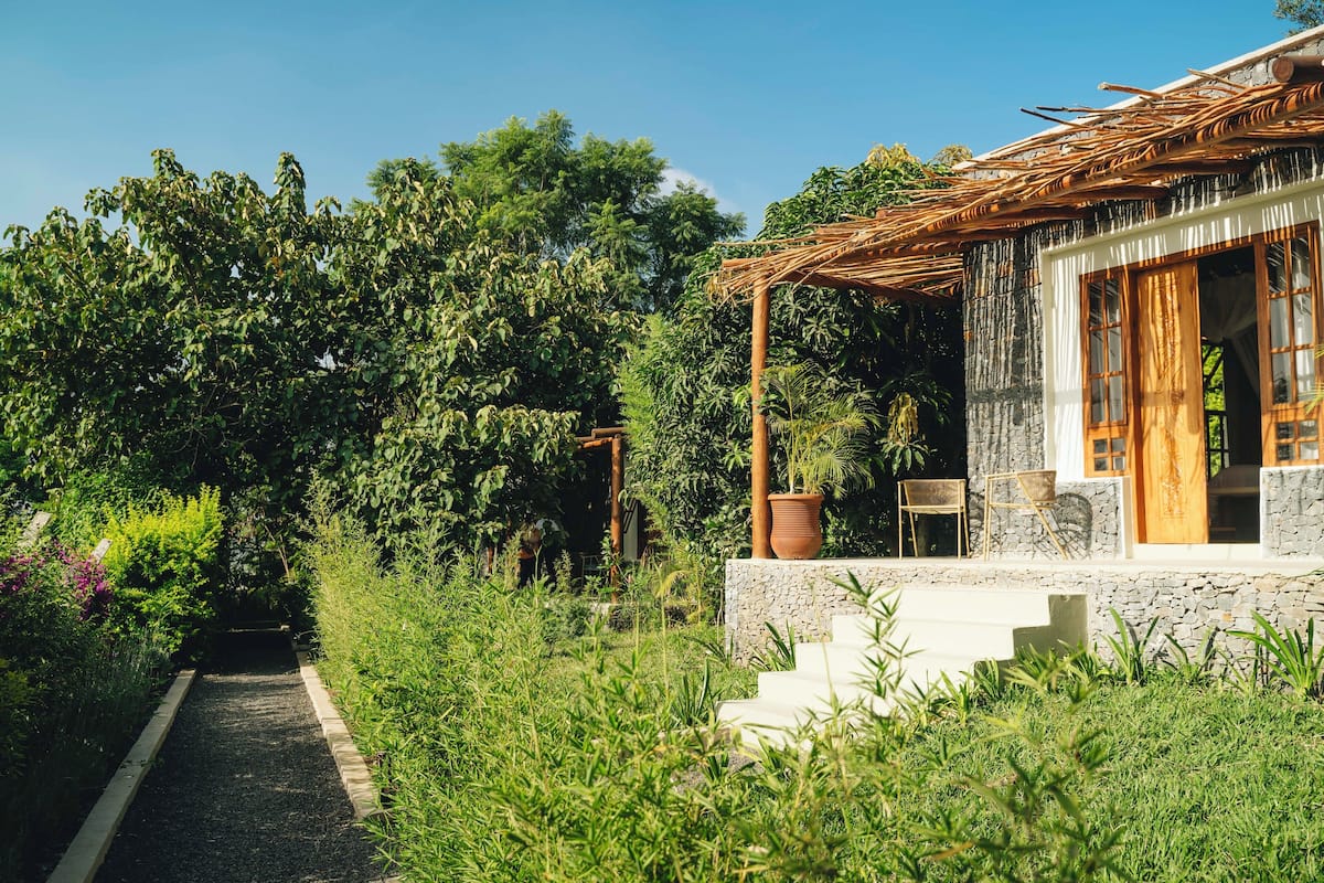 Deluxe Single Room, 1 King Bed, Garden View, Garden Area | Living area