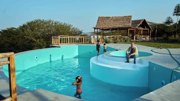 Kolam renang outdoor