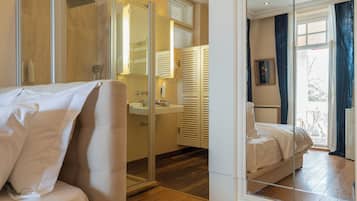 Deluxe Room, Balcony, Sea View (Halki) | Bathroom | Hair dryer, towels, soap, shampoo