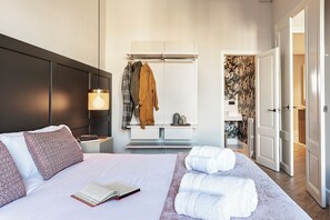 3 slaapkamers, een strijkplank/strijkijzer, wifi, beddengoed