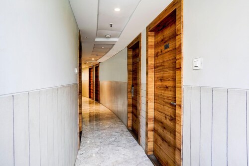 Super Townhouse Oak Vashi