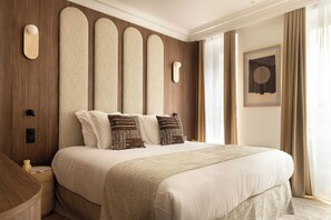 Apartment | 2 bedrooms, laptop workspace, iron/ironing board, bed sheets - Elegant Appt- Ac-2br-6p- Musee du Louvre (Paris)