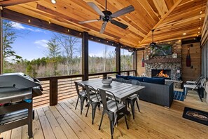 تناول الطعام بالخارج