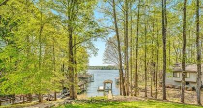 3 Bedrooms, 1 Flex Rooms, 3 Bathrooms! Lakefront Home with SUNSET VIEWS, located near Hales Ford Br