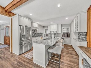 Refrigerador, microondas, horno, placa de cocina