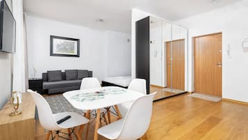 Studio Suite | Iron/ironing board, free WiFi