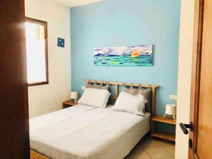 2 Schlafzimmer, Reisekinderbett, kostenloses WLAN, Bettwäsche