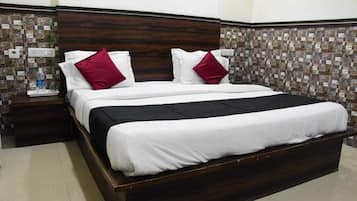 Deluxe Double Bed Room AC | Free WiFi