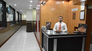 Quầy tiếp tân