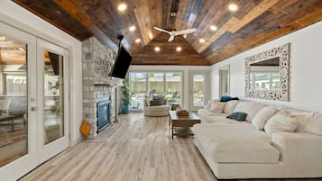 Téléviseur, foyer, bureau