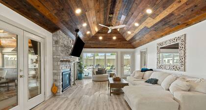 3 Bedroom Home with Pool