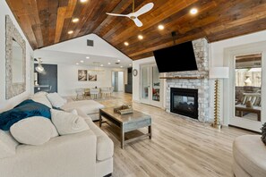 TV, fireplace, offices