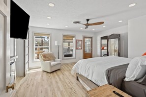 3 bedrooms, desk, iron/ironing board, WiFi