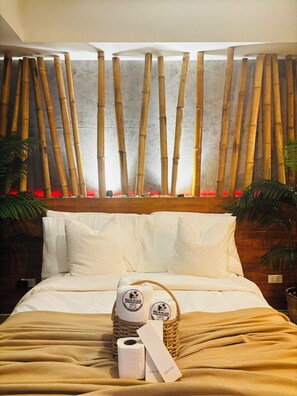1 bedroom, bed sheets