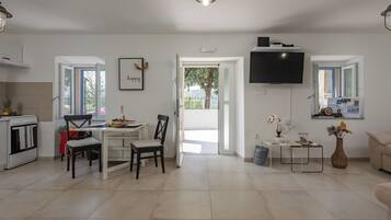 Family House, Multiple Bedrooms (Harmony House Vito) | Dining