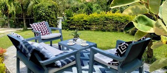Tropical Villa near Rodney Bay Marina, Beaches & Malls with WiFi and AC