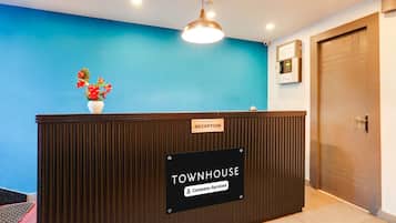 Hus | Reception