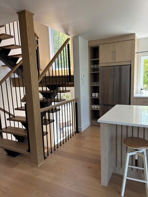 Interior - Cozy Chalet retreat - Panoramic lake view (Lac-des-Îles)