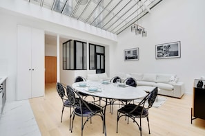 Apartment | Dining