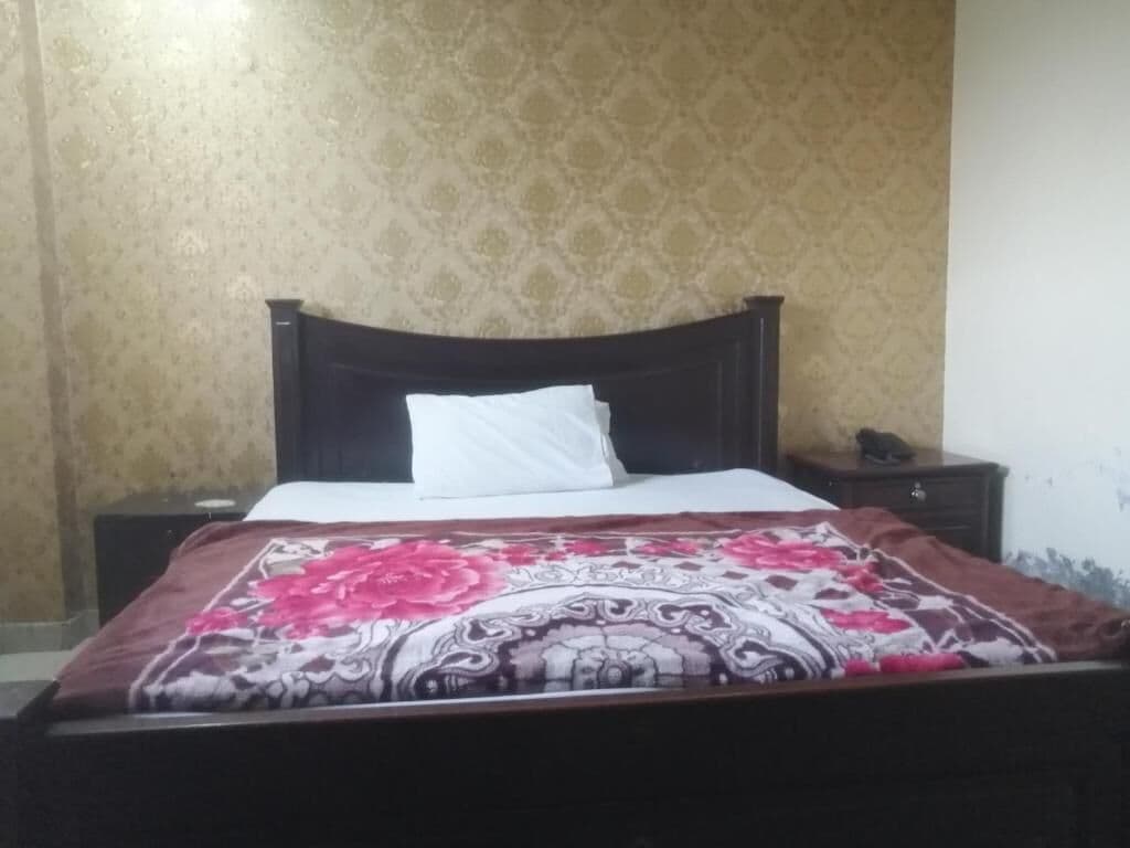 Deluxe Double Room, City View | Desk, free WiFi