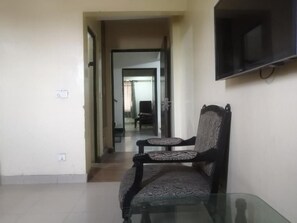 Dobbeltrom – deluxe, byutsikt | Skrivebord og wi-fi (inkludert)