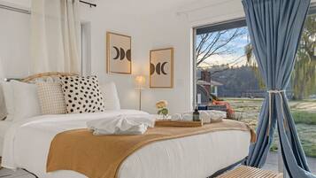 3 slaapkamers, een strijkplank/strijkijzer, reisbedje, wifi