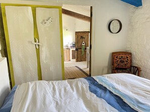 1 bedroom, iron/ironing board, free WiFi, bed sheets - Siena - B&B in a 5000 M2 estate at the foot of the Colorado mountains (Rustrel)
