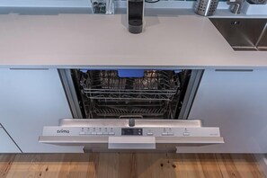 Comfort Apartment, City View | Private kitchen | Mini-fridge, microwave, stovetop, dishwasher - Ajuda Luxury APP (Lisbon)