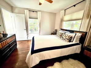 4 Schlafzimmer, Schreibtisch, Bügeleisen/Bügelbrett, Reisekinderbett