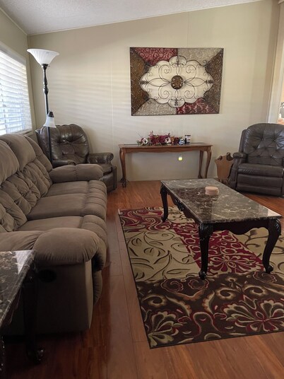 3-bedroom mobile home in lovely Parker with WiFi, AC