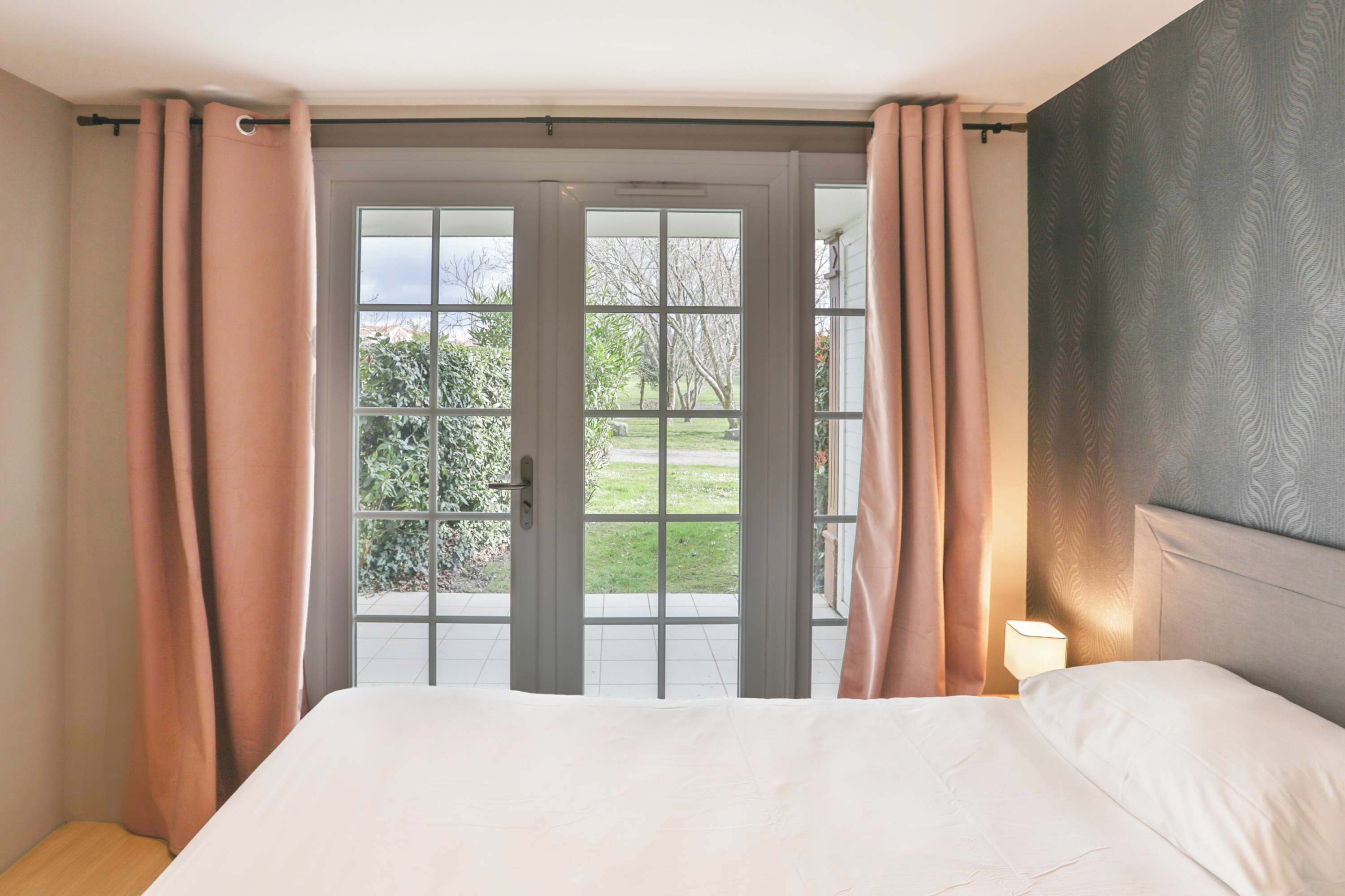 2 bedrooms, desk, iron/ironing board, WiFi