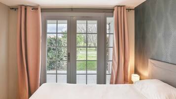 2 Schlafzimmer, Schreibtisch, BĂŒgeleisen/BĂŒgelbrett, WLAN