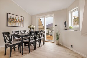 Panoramic Apartment, City View | In-room dining - Rosenberg Apartments (Bergen)